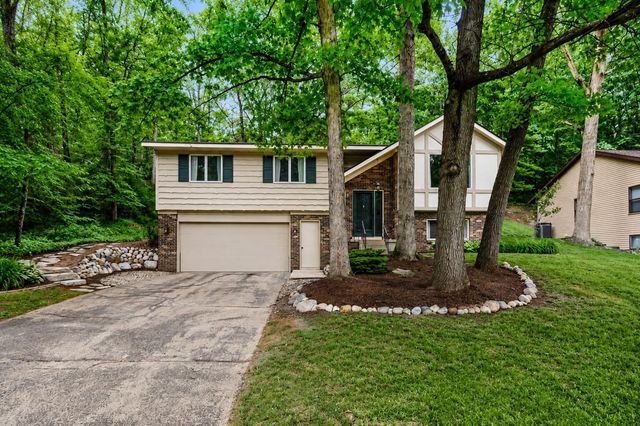 2121 Timberview Drive NE, Grand Rapids, MI 49525