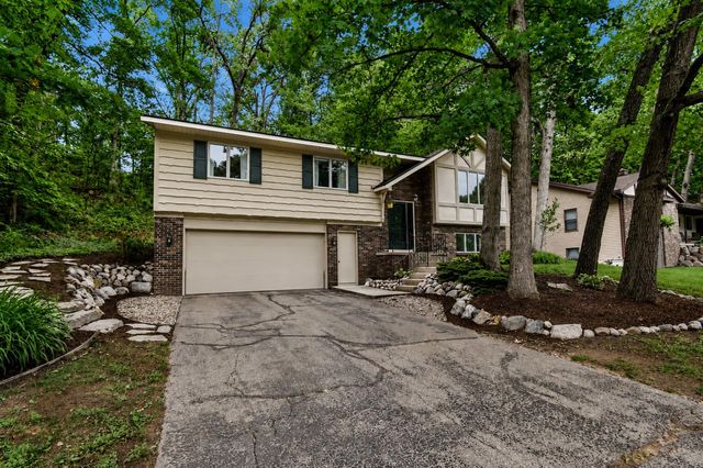 2121 Timberview Drive NE, Grand Rapids, MI 49525
