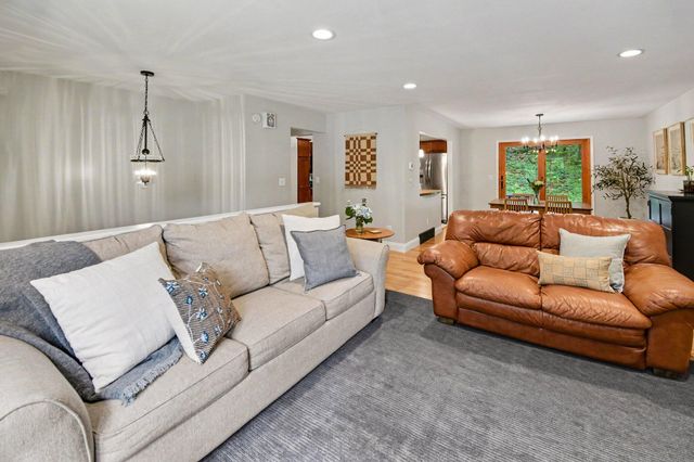 2121 Timberview Drive NE, Grand Rapids, MI 49525