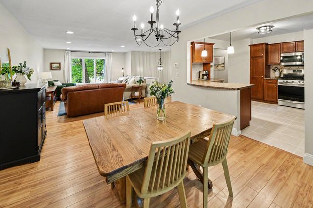 2121 Timberview Drive NE, Grand Rapids, MI 49525