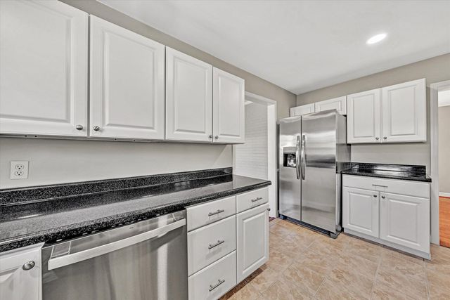 2031 Bridle LN, Roanoke, VA 24018