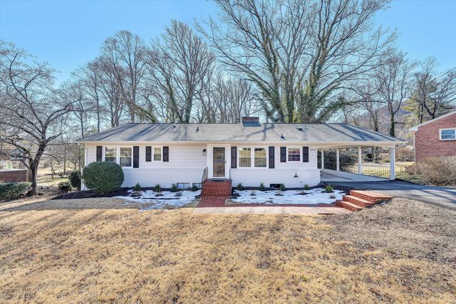 2031 Bridle LN, Roanoke, VA 24018