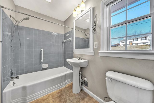 2031 Bridle LN, Roanoke, VA 24018