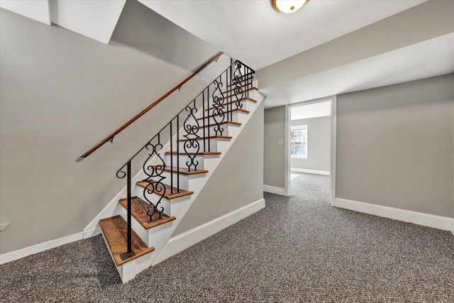 2031 Bridle LN, Roanoke, VA 24018