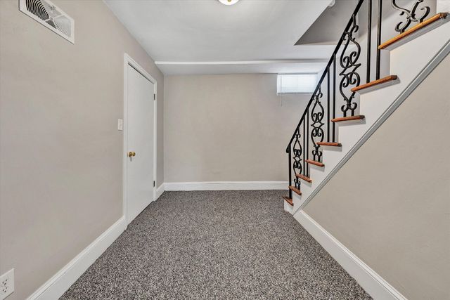 2031 Bridle LN, Roanoke, VA 24018