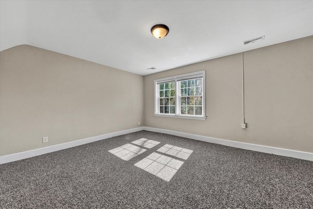 2031 Bridle LN, Roanoke, VA 24018