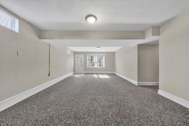 2031 Bridle LN, Roanoke, VA 24018