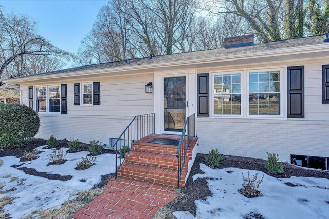 2031 Bridle LN, Roanoke, VA 24018