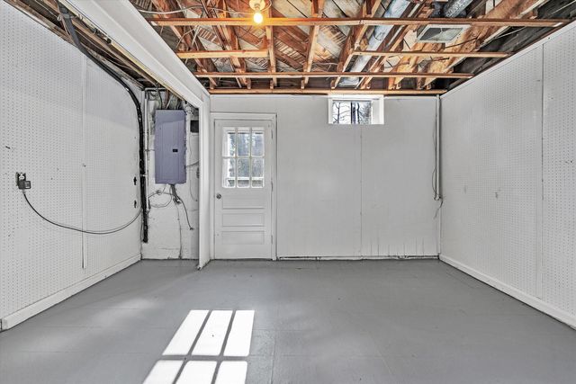 2031 Bridle LN, Roanoke, VA 24018