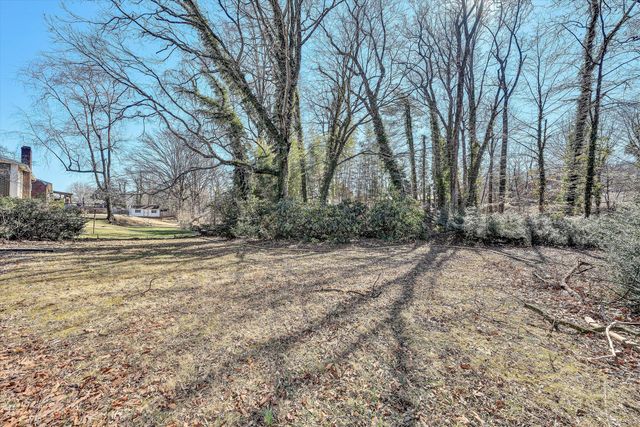 2031 Bridle LN, Roanoke, VA 24018