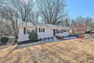 2031 Bridle LN, Roanoke, VA 24018
