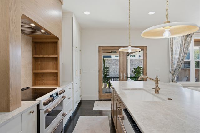 1025 Summit Ave, Nashville, TN 37203