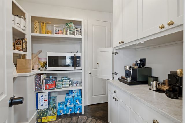 1025 Summit Ave, Nashville, TN 37203