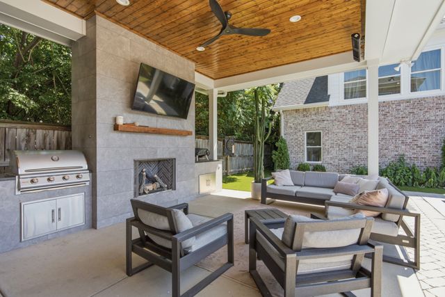 1025 Summit Ave, Nashville, TN 37203