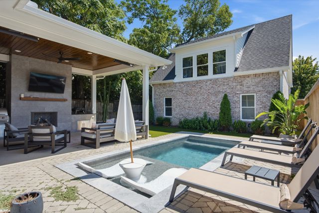 1025 Summit Ave, Nashville, TN 37203