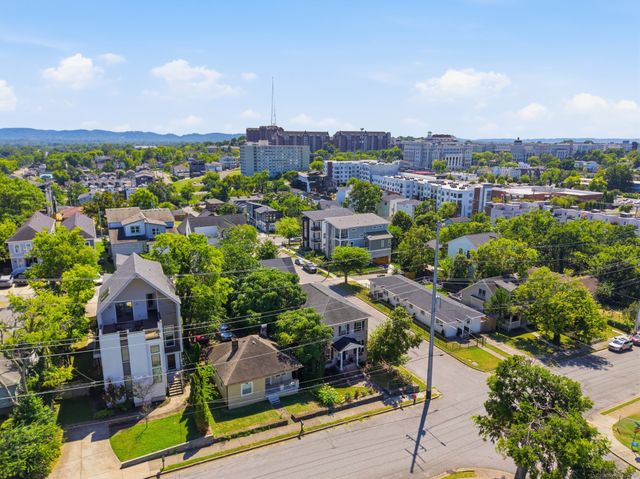1025 Summit Ave, Nashville, TN 37203