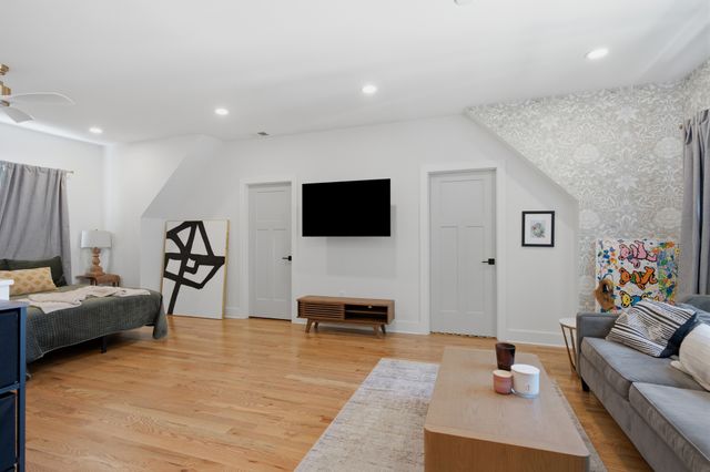 1025 Summit Ave, Nashville, TN 37203