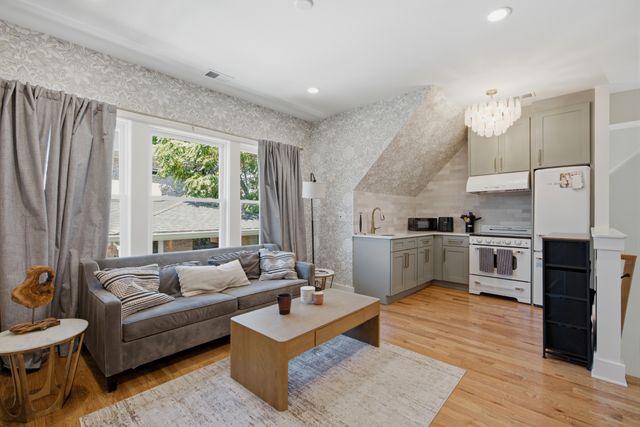 1025 Summit Ave, Nashville, TN 37203