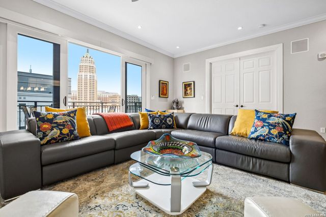 230 Dwyer Ave Unit 501, San Antonio, TX 78204