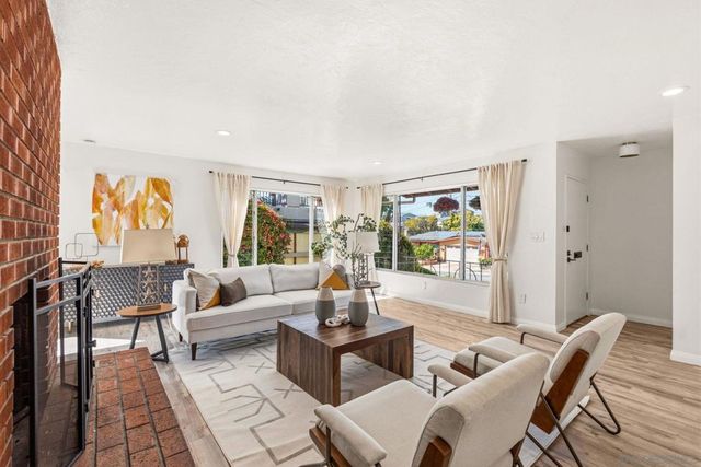 5217 Vickie Dr, San Diego, CA 92109