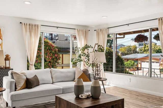 5217 Vickie Dr, San Diego, CA 92109