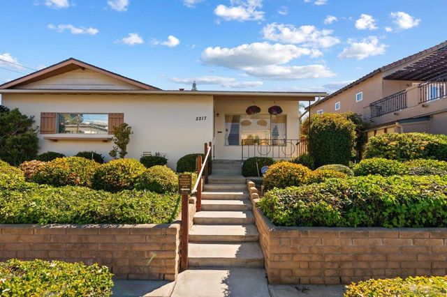 5217 Vickie Dr, San Diego, CA 92109