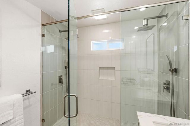 5217 Vickie Dr, San Diego, CA 92109