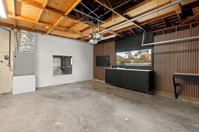 5217 Vickie Dr, San Diego, CA 92109