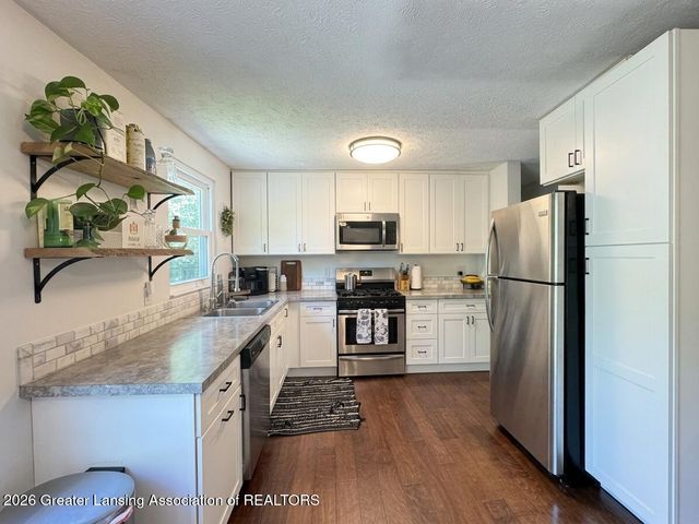 4036 Truxton Lane, Lansing, MI 48911
