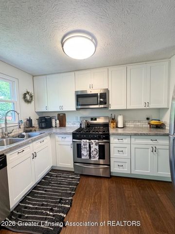 4036 Truxton Lane, Lansing, MI 48911