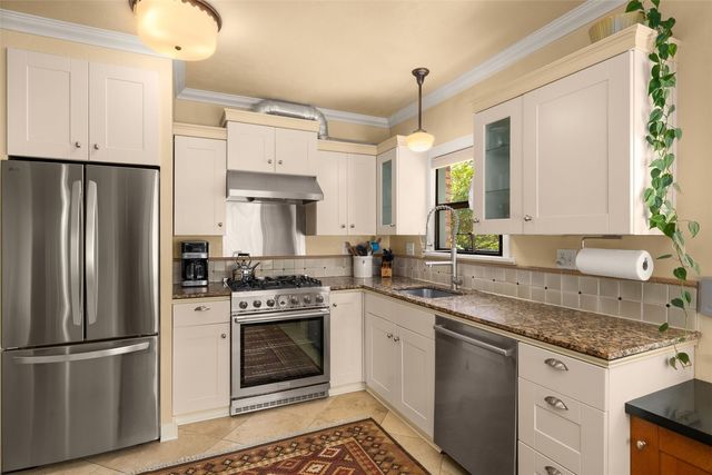 7963 Seward Park Avenue S, Seattle, WA 98118