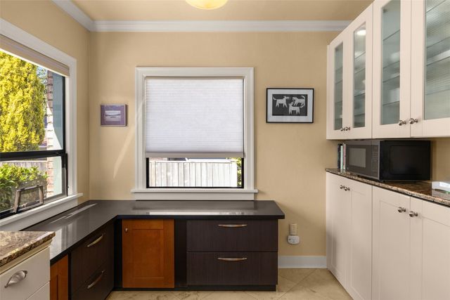 7963 Seward Park Avenue S, Seattle, WA 98118