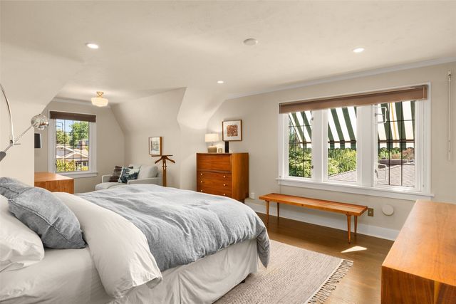 7963 Seward Park Avenue S, Seattle, WA 98118