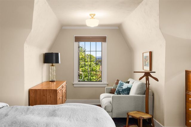 7963 Seward Park Avenue S, Seattle, WA 98118