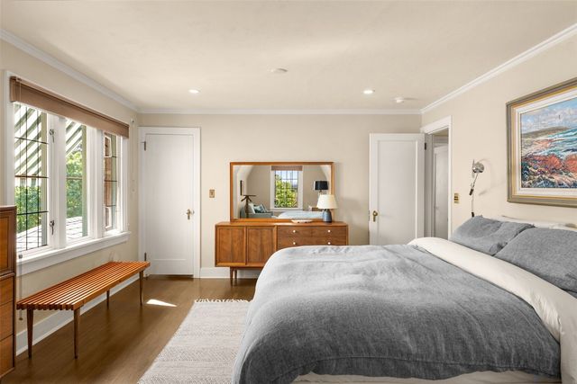 7963 Seward Park Avenue S, Seattle, WA 98118