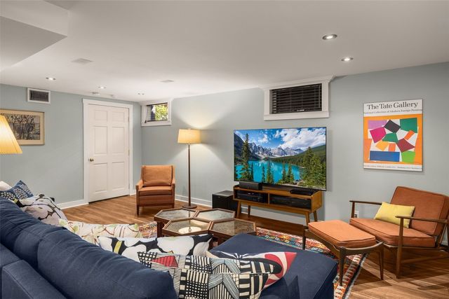 7963 Seward Park Avenue S, Seattle, WA 98118