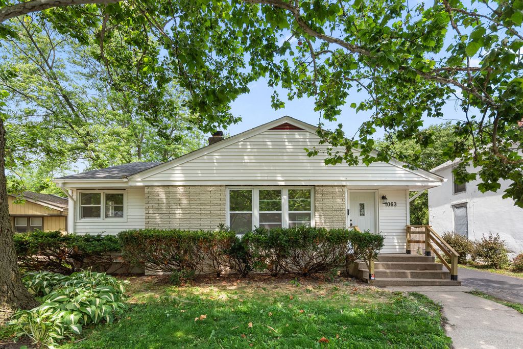 1063 S 8th Avenue, Kankakee, IL 60901