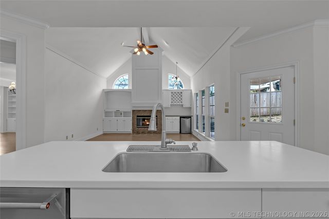 6710 E 113th Street, Bixby, OK 74008