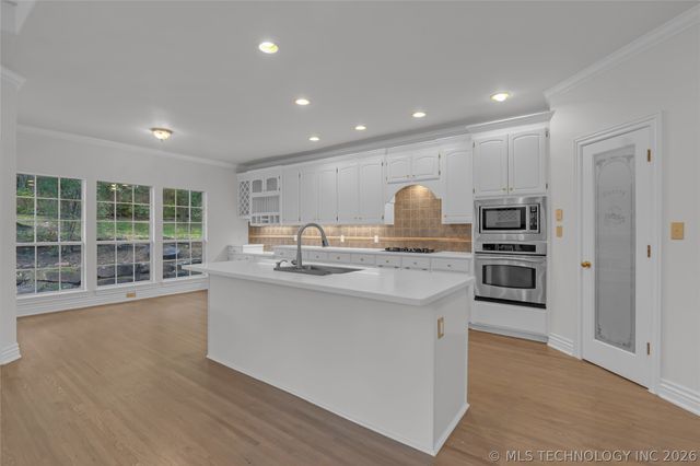 6710 E 113th Street, Bixby, OK 74008