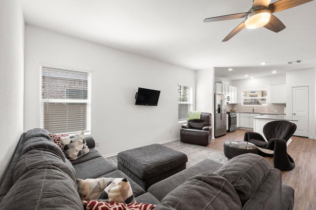 104 Blue Blaze TRL, Georgetown, TX 78628