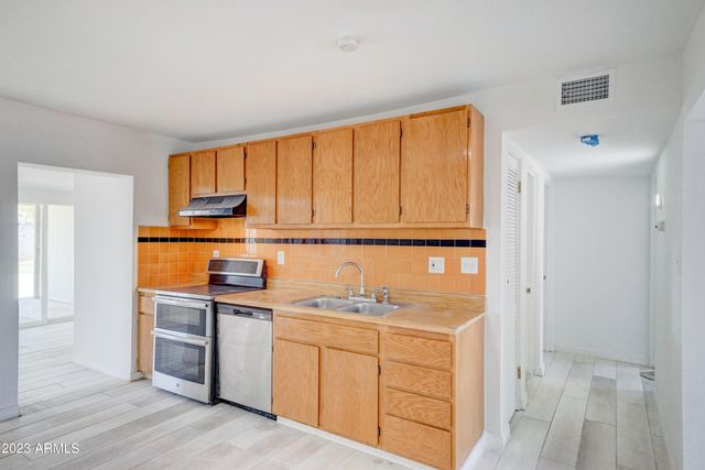 2148 W HAZELWOOD Street, Phoenix, AZ 85015