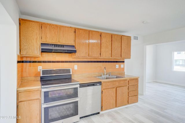 2148 W HAZELWOOD Street, Phoenix, AZ 85015