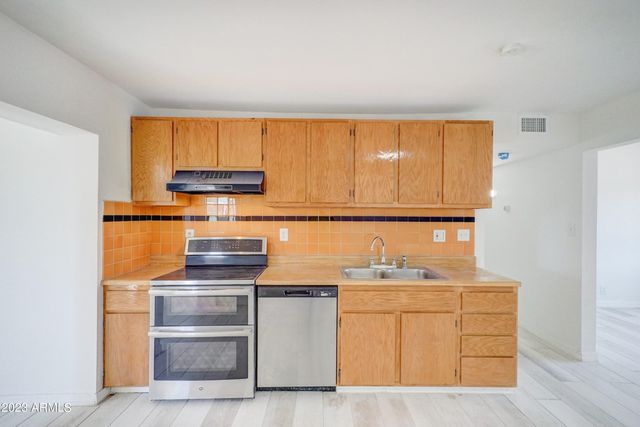 2148 W HAZELWOOD Street, Phoenix, AZ 85015