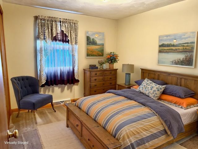 90 Augustus St, Fall River, MA 02721