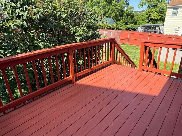 90 Augustus St, Fall River, MA 02721