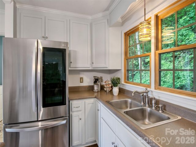 1231 Grandeur Heights, Clyde, NC 28721