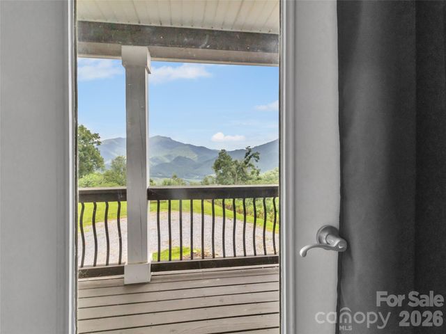 1231 Grandeur Heights, Clyde, NC 28721