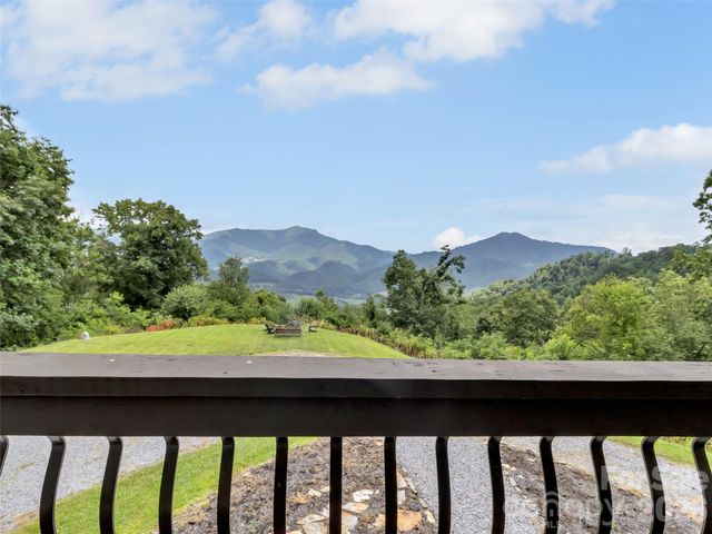 1231 Grandeur Heights, Clyde, NC 28721