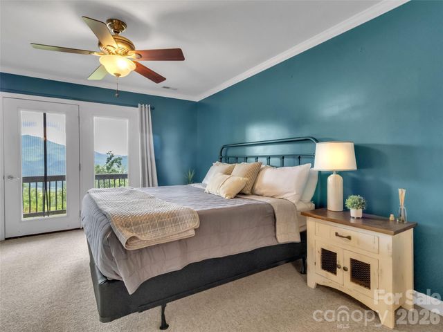 1231 Grandeur Heights, Clyde, NC 28721