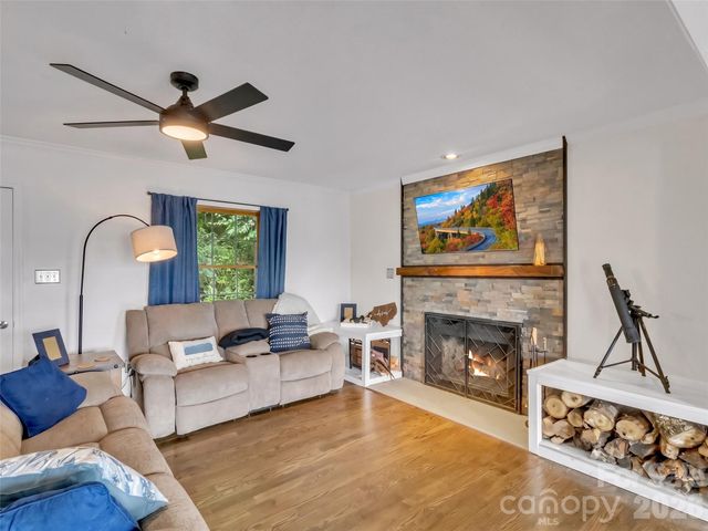 1231 Grandeur Heights, Clyde, NC 28721